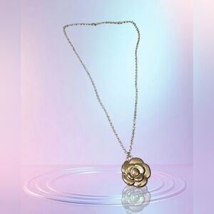 Flower Pendant Necklace